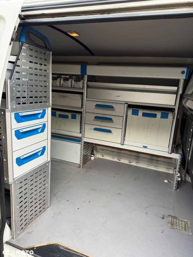 Toyota Hiace 4T KW 2,5 L 4D - 11