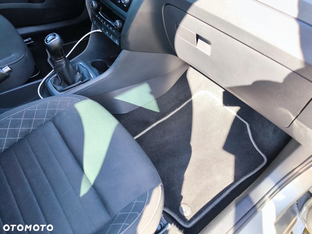 Skoda RAPID 1.0 TSI Ambition - 26