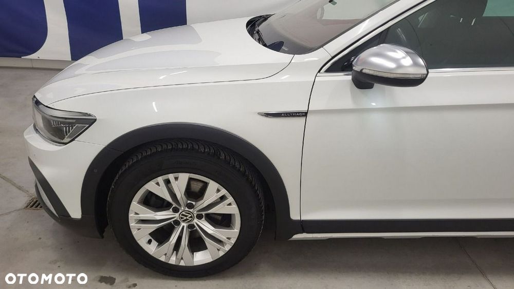 Volkswagen Passat - 10