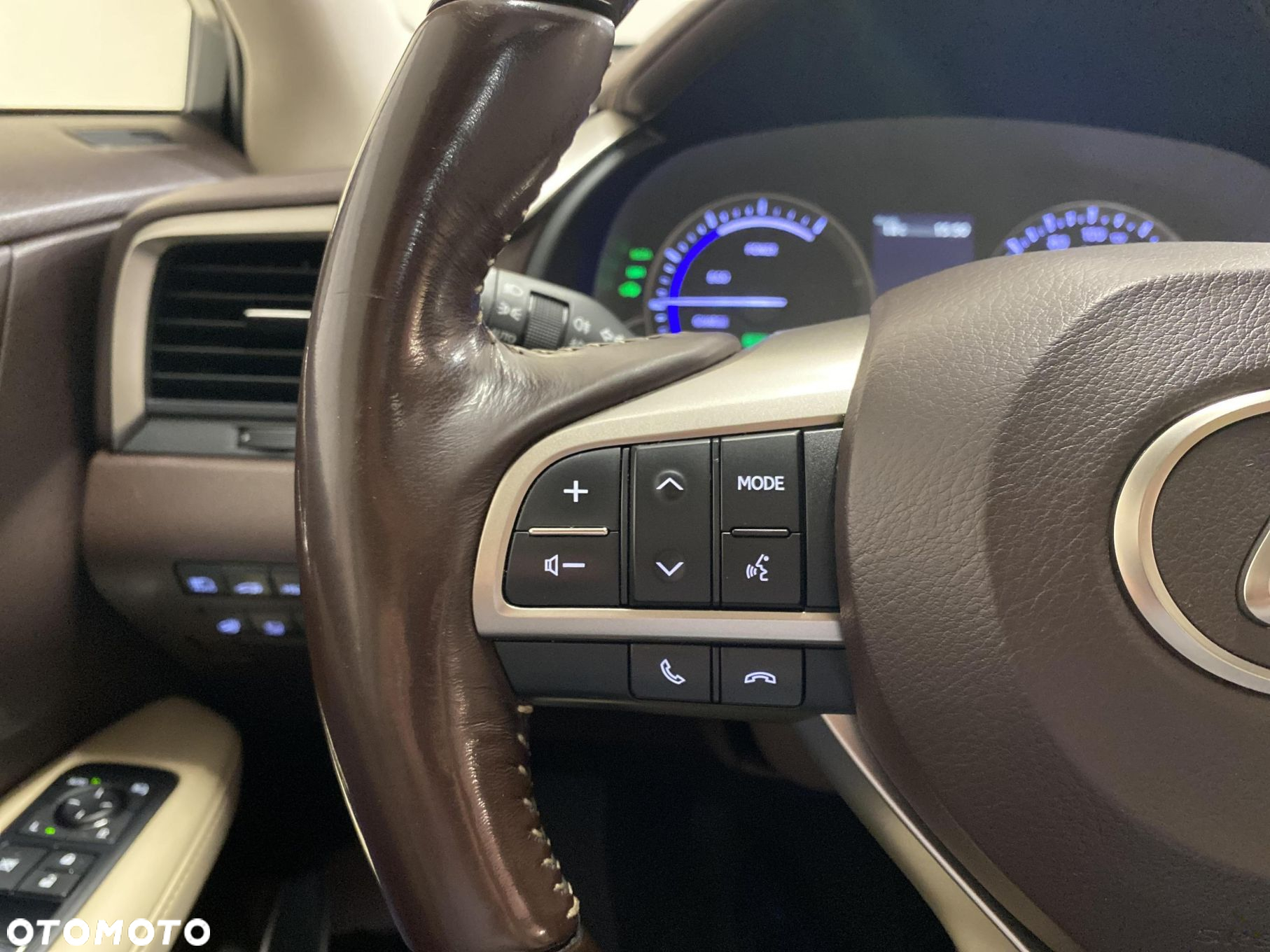 Lexus RX - 14