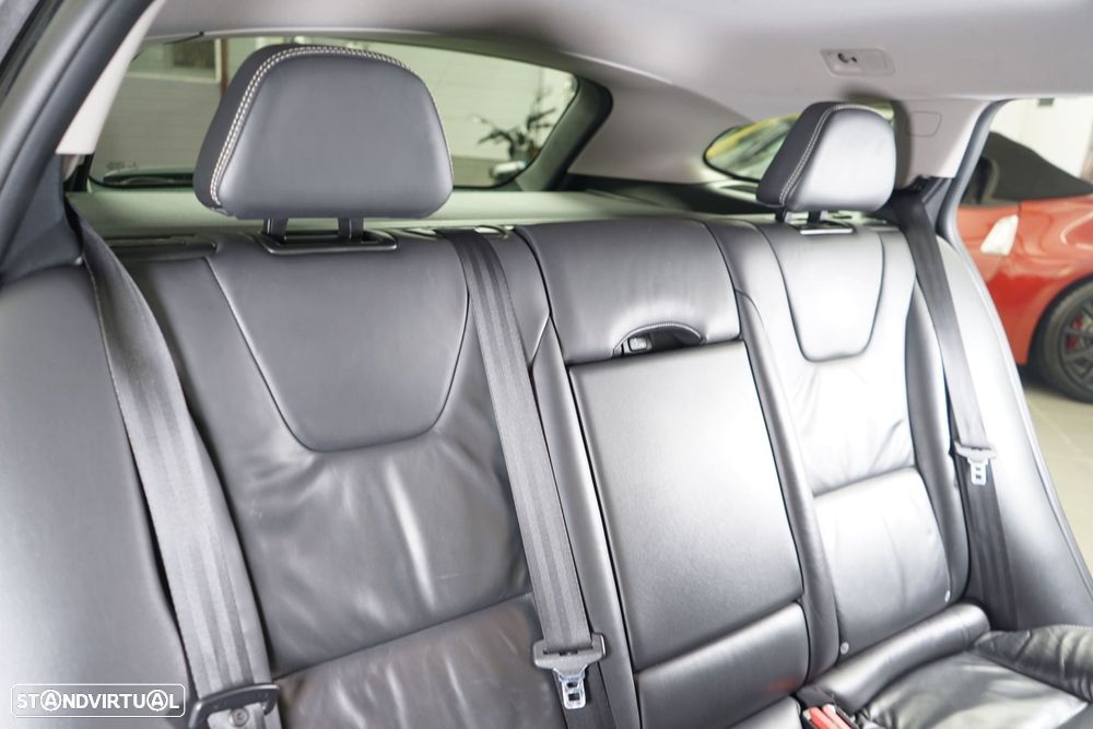 Volvo V60 2.4 D6 Summum AWD Phev - 39