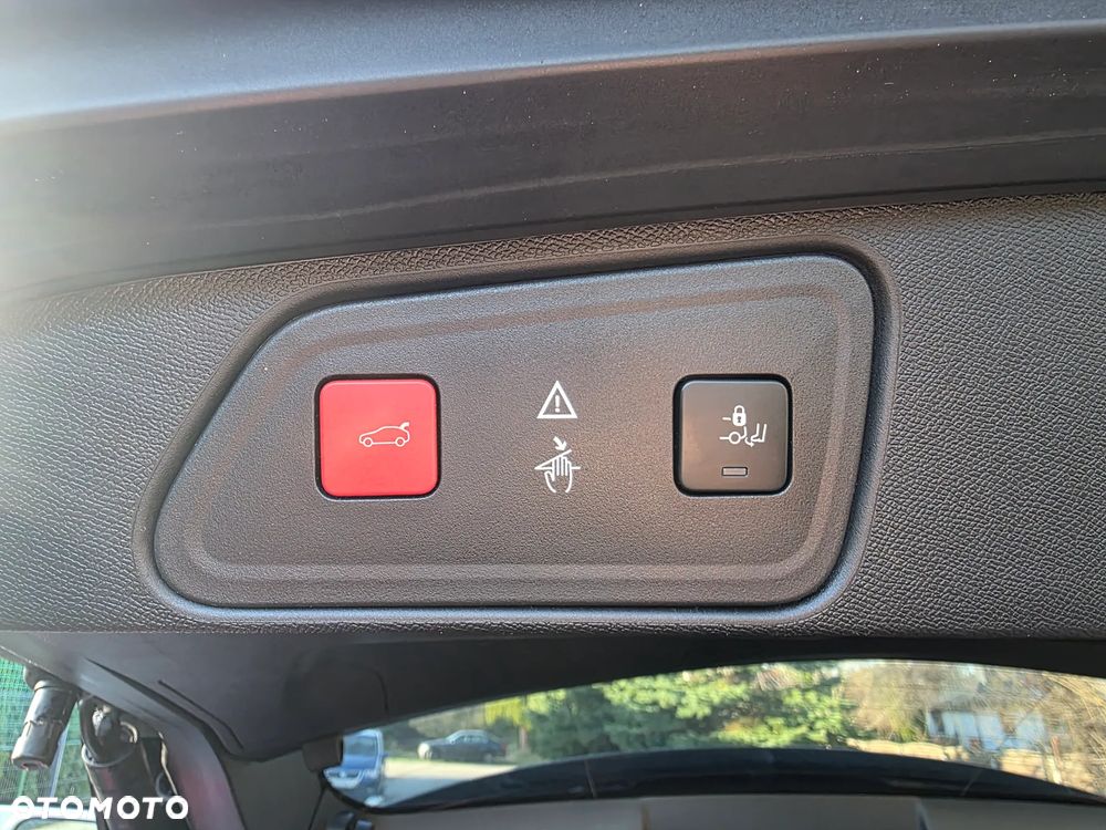 Peugeot 3008 1.6 PureTech Hybrid4 PHEV GT S&S EAT8 - 37