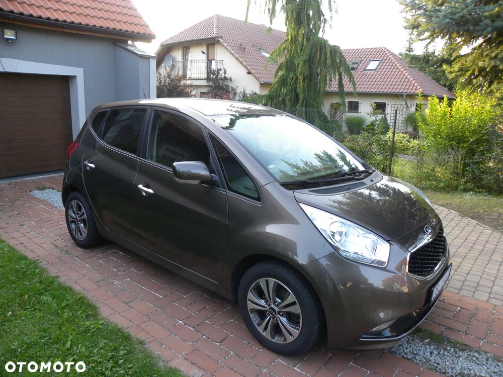 Kia Venga - 10