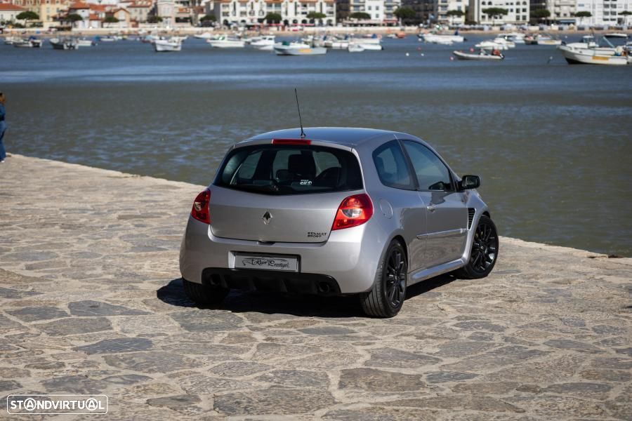 Renault Clio 2.0 16V Sport - 24