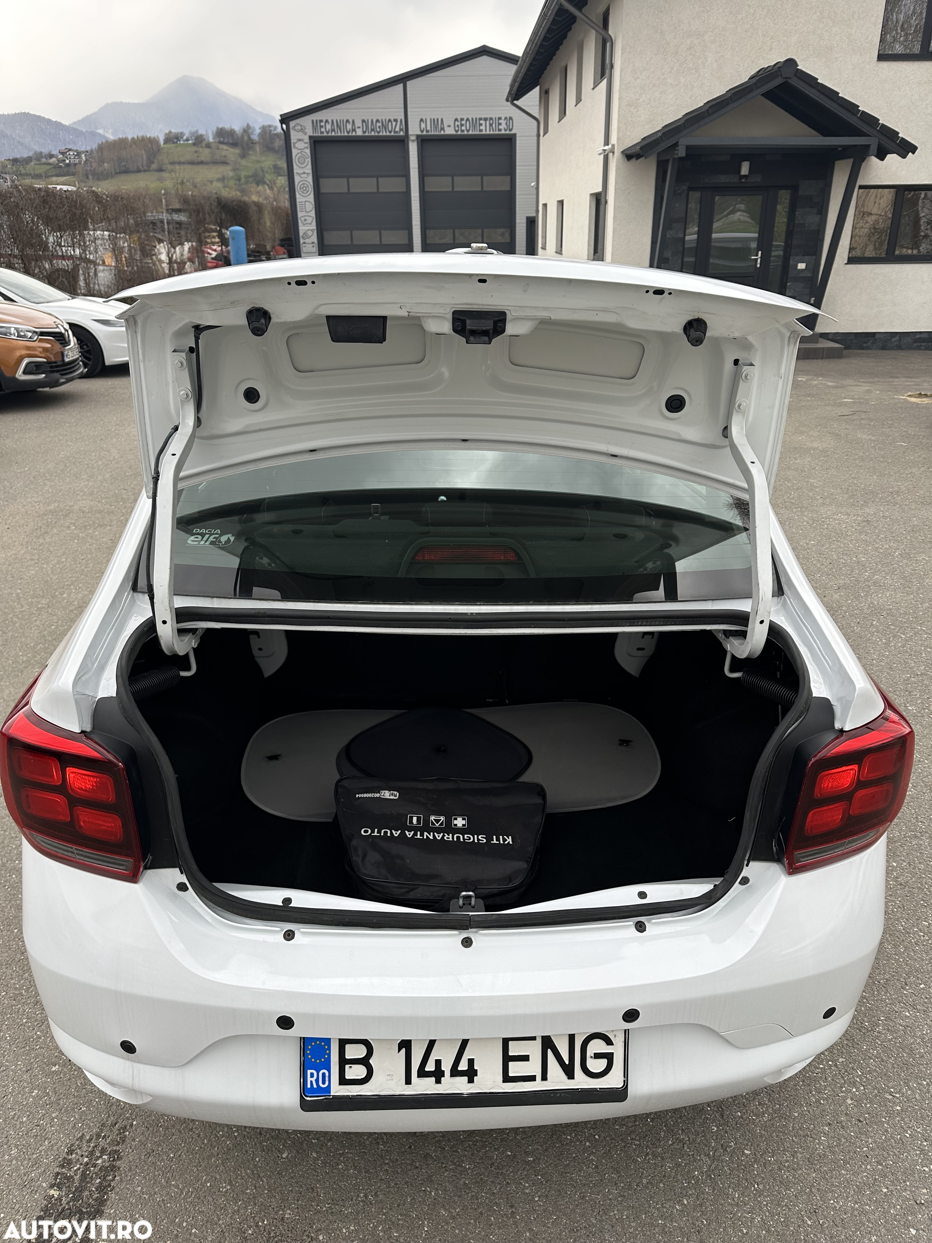 Dacia Logan 1.5 Blue dCi Laureate - 13