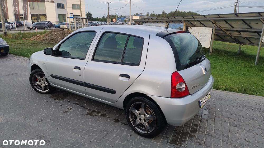 Renault Clio - 6