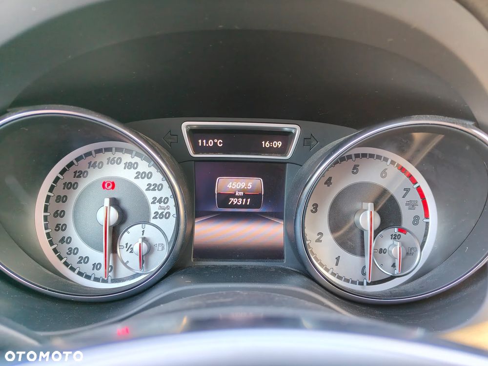 Mercedes-Benz GLA 200 - 8