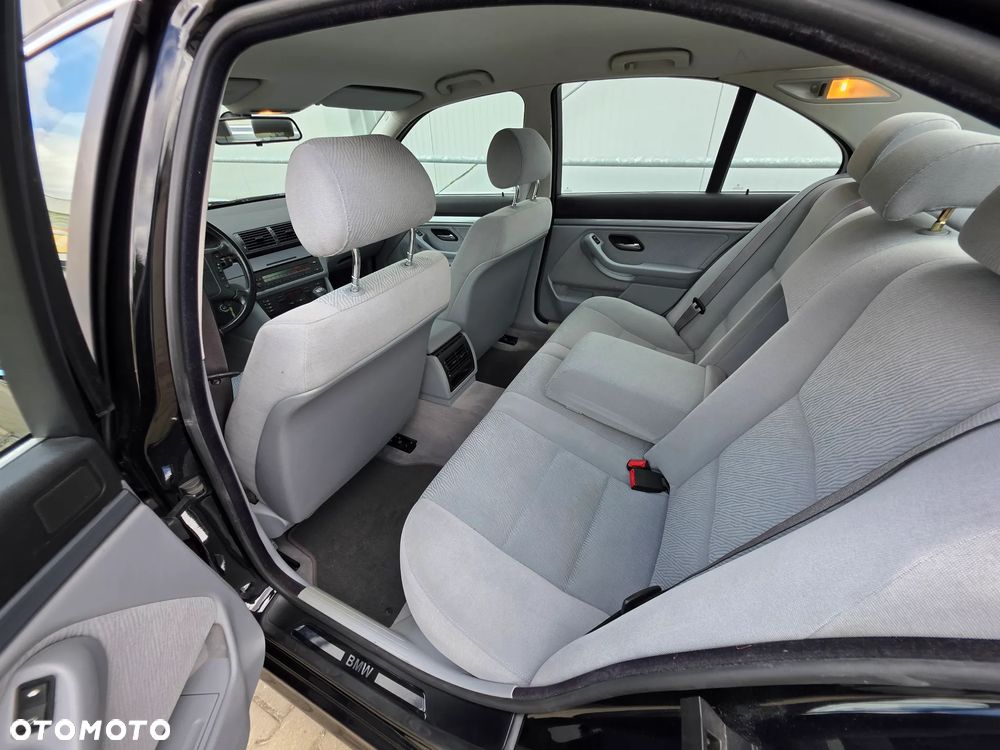 BMW Seria 5 - 22