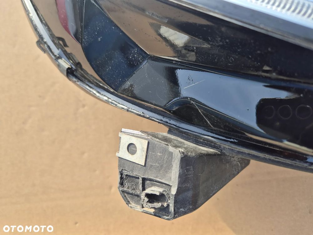 Alfa Romeo Stelvio lampa prawa.Biksenon skrętny.Kompletna. - 7