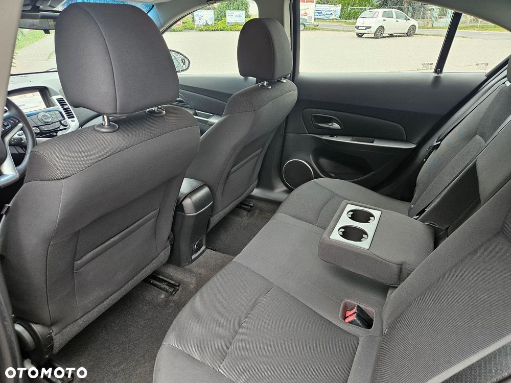 Chevrolet Cruze 1.6 LT+ - 12