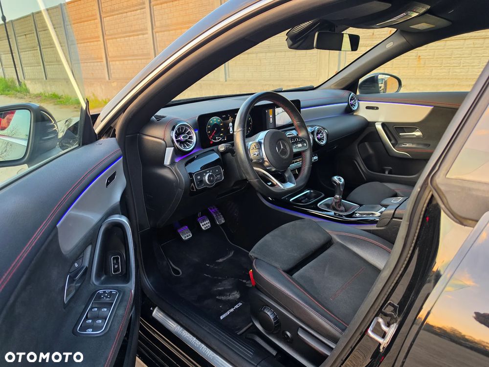 Mercedes-Benz CLA 180 AMG Line - 8