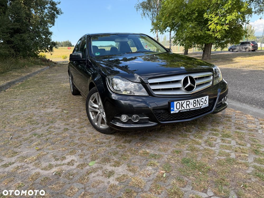 Mercedes-Benz Klasa C 200 CGI BlueEFFICIENCY Avantgarde - 4