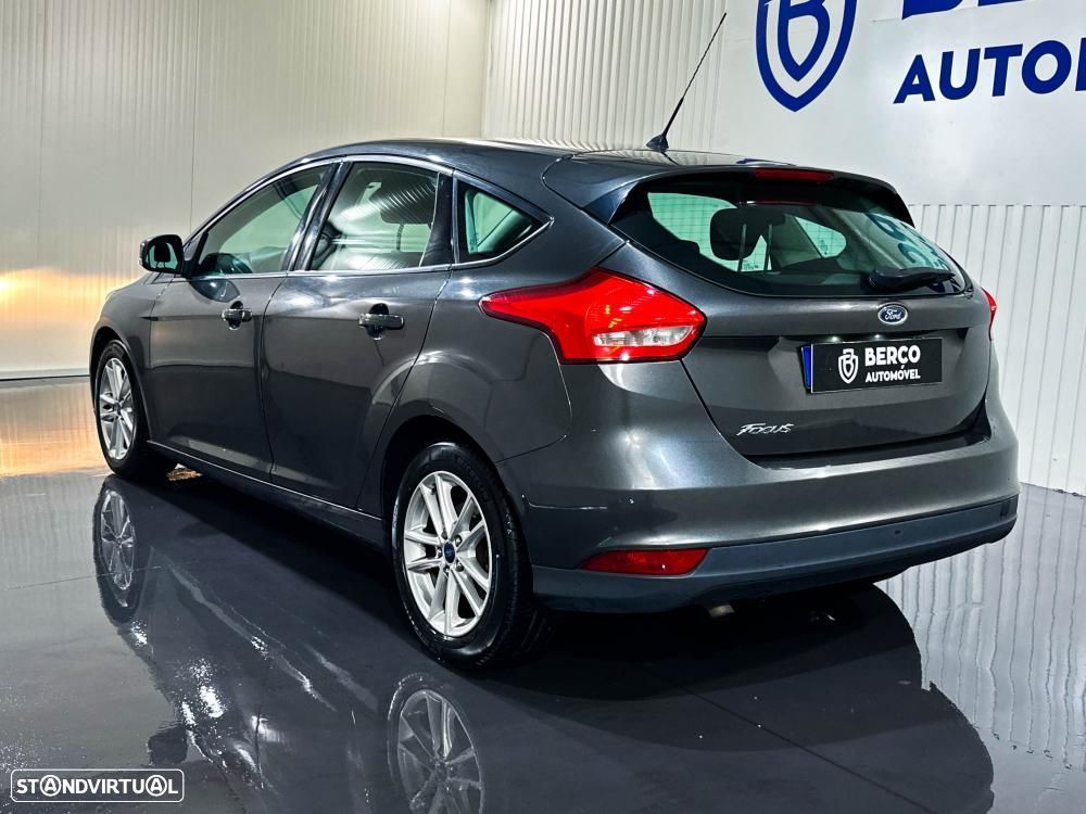 Ford Focus 1.6 TDCi Titanium — fotografia 6