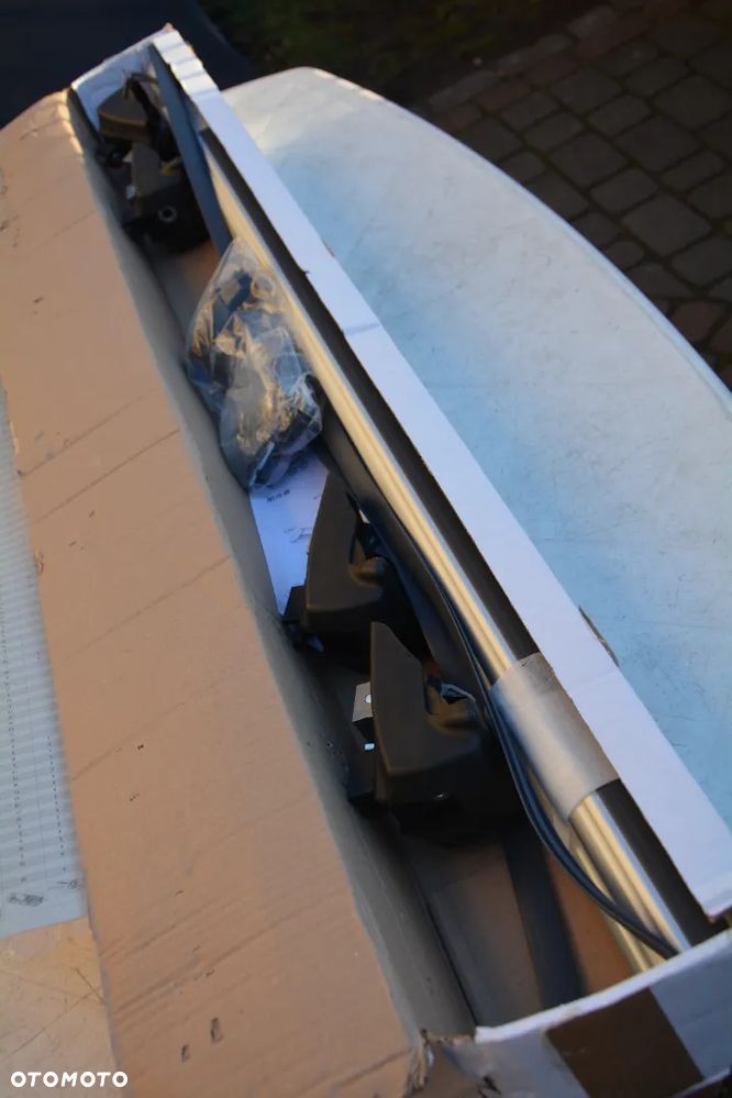 Nissan Qashqai   Bagażnik na relingi zintegrowane Aluminiowy zamykany na klucz - 9