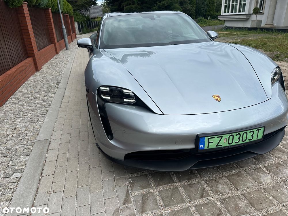 Porsche Taycan 4 - 24