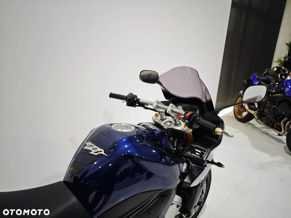 Yamaha FZ - 15