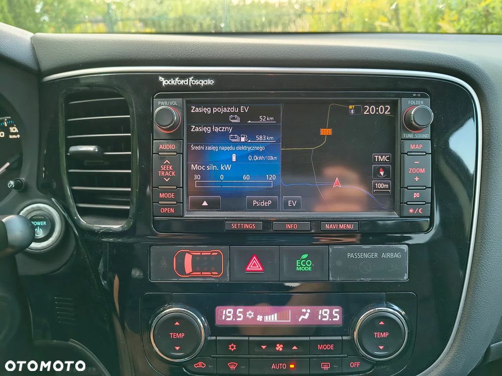 Mitsubishi Outlander Instyle NAVI + - 22