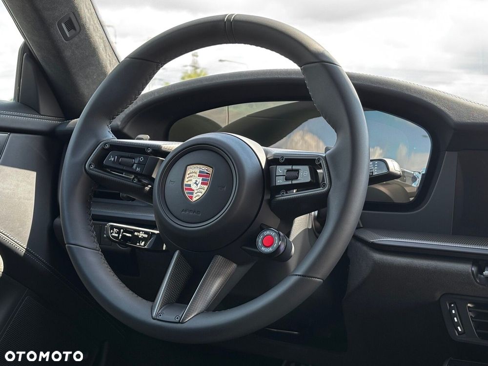 Porsche 911 - 25