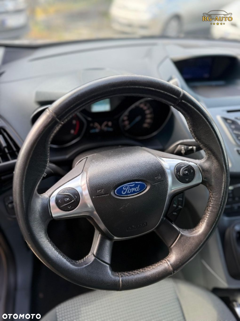 Ford Grand C-MAX - 40