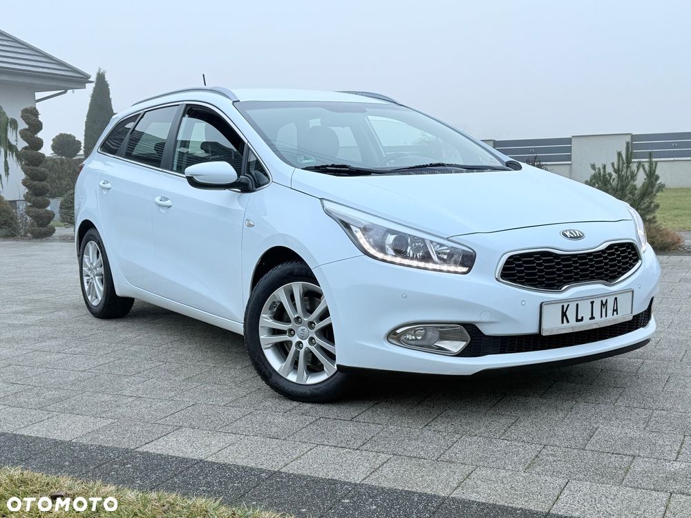 Kia Ceed 1.6 GDI Fifa World Cup Edition - 24