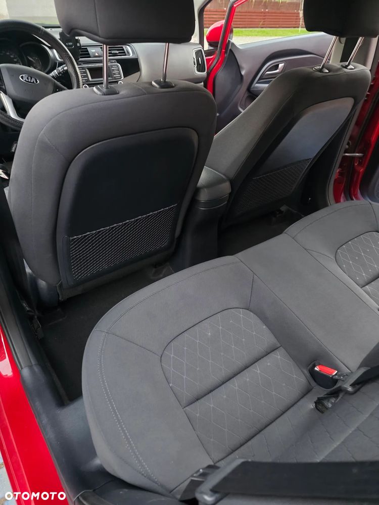 Kia Rio - 11