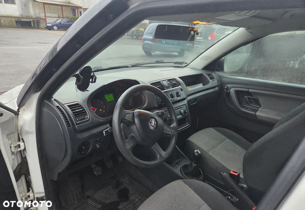 Skoda Fabia 1.2 HTP Active - 10