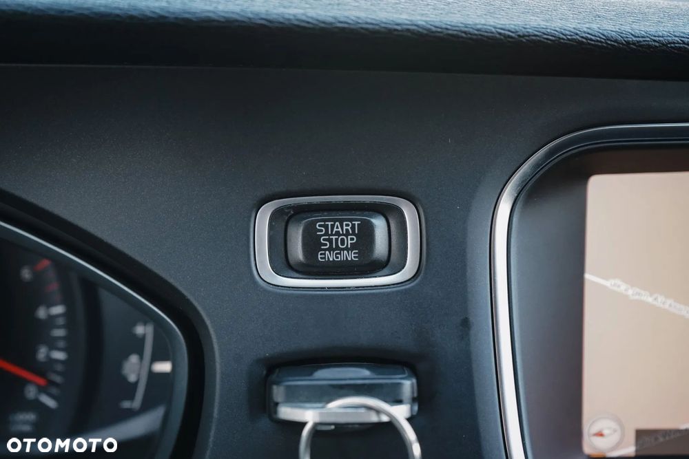 Volvo V40 D2 Momentum - 23