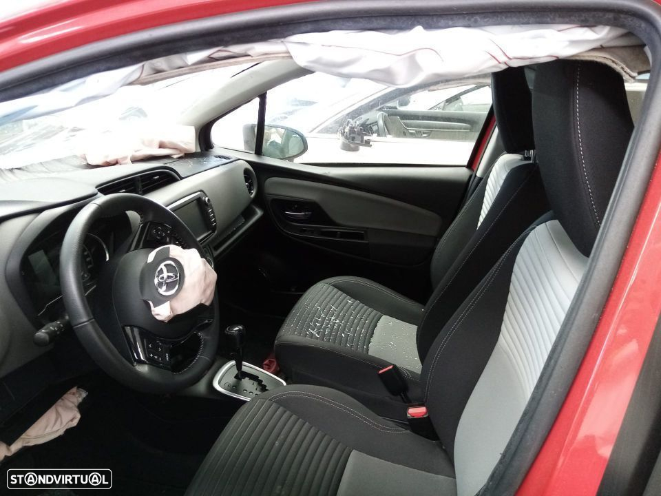 Toyota yaris de 2019 Hybrid/Gasolina - 7