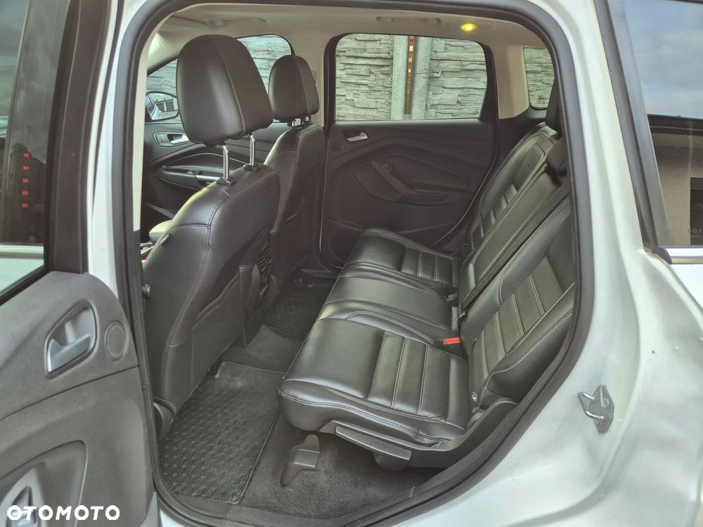 Ford Escape 2.0 EcoBoost AWD Titanium - 14