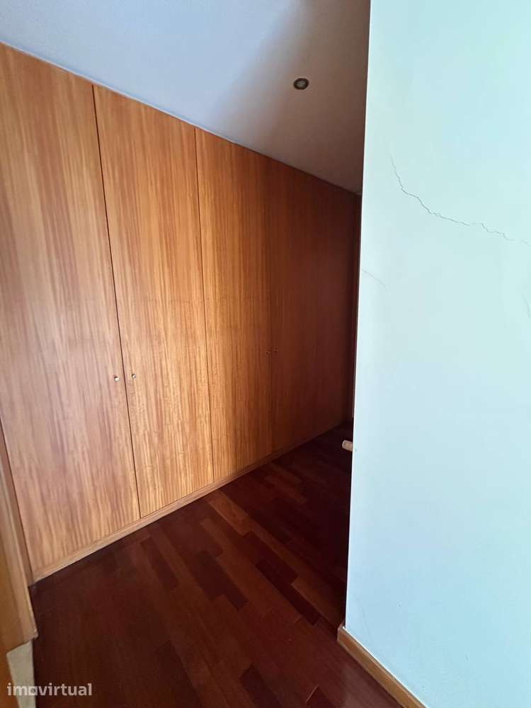 T3 com garagem em Pedrouços, 10min a pé do São João e faculdades - Grande imagem: 4/14