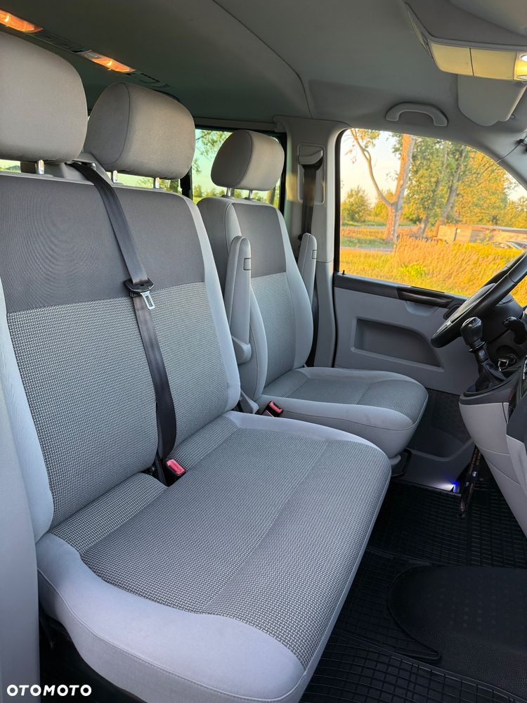 Volkswagen Caravelle - 9