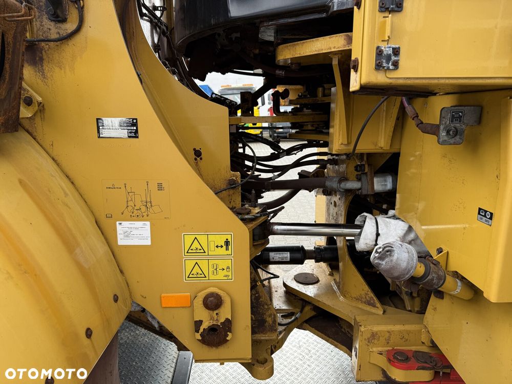 Caterpillar CAT 962M - 24