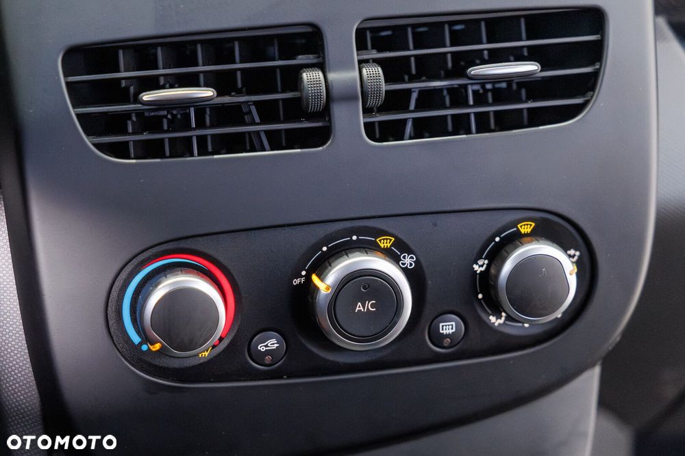 Renault Clio 1.2 16V Life EU6 - 26