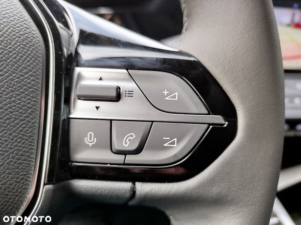 Peugeot 408 - 23