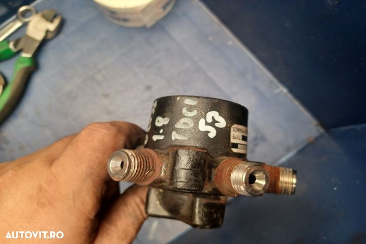 Rampa injectoare R9144Z020B Ford Focus 1 [1998 - 2004] wagon 5-usi 1. - 4