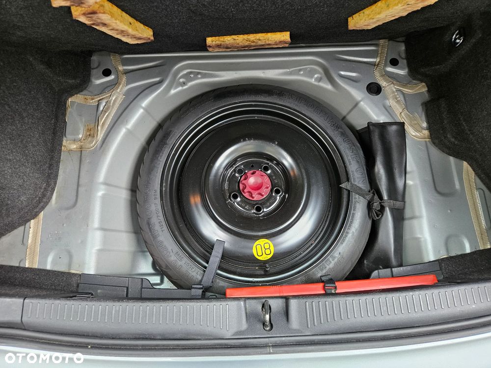 Toyota Auris 1.6 VVT-i Sol - 22