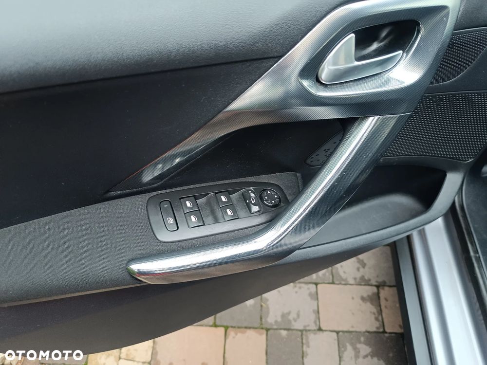 Peugeot 2008 1.6 BlueHDi Allure - 24
