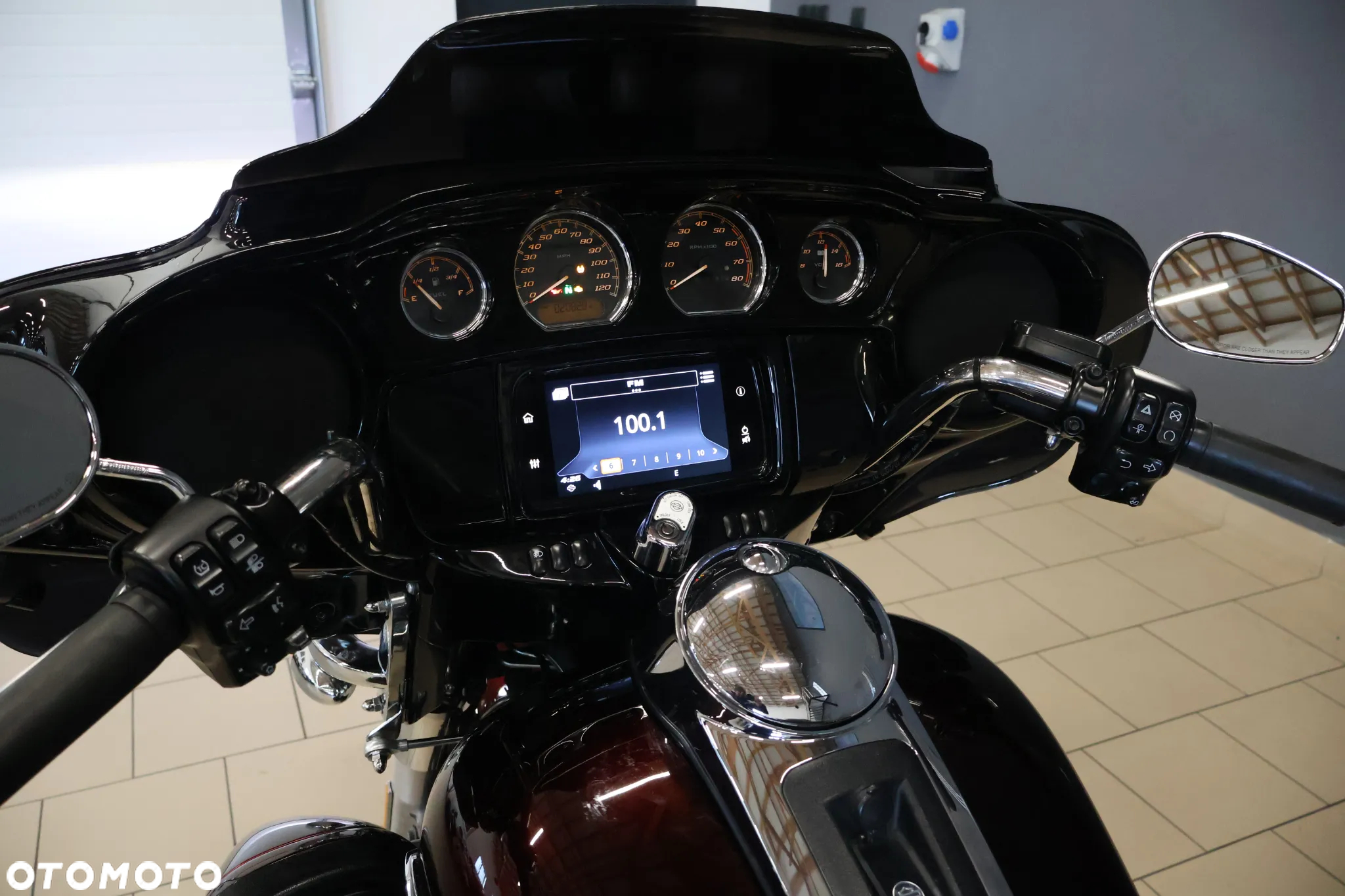 Harley-Davidson FLHS Electra Glide - 9