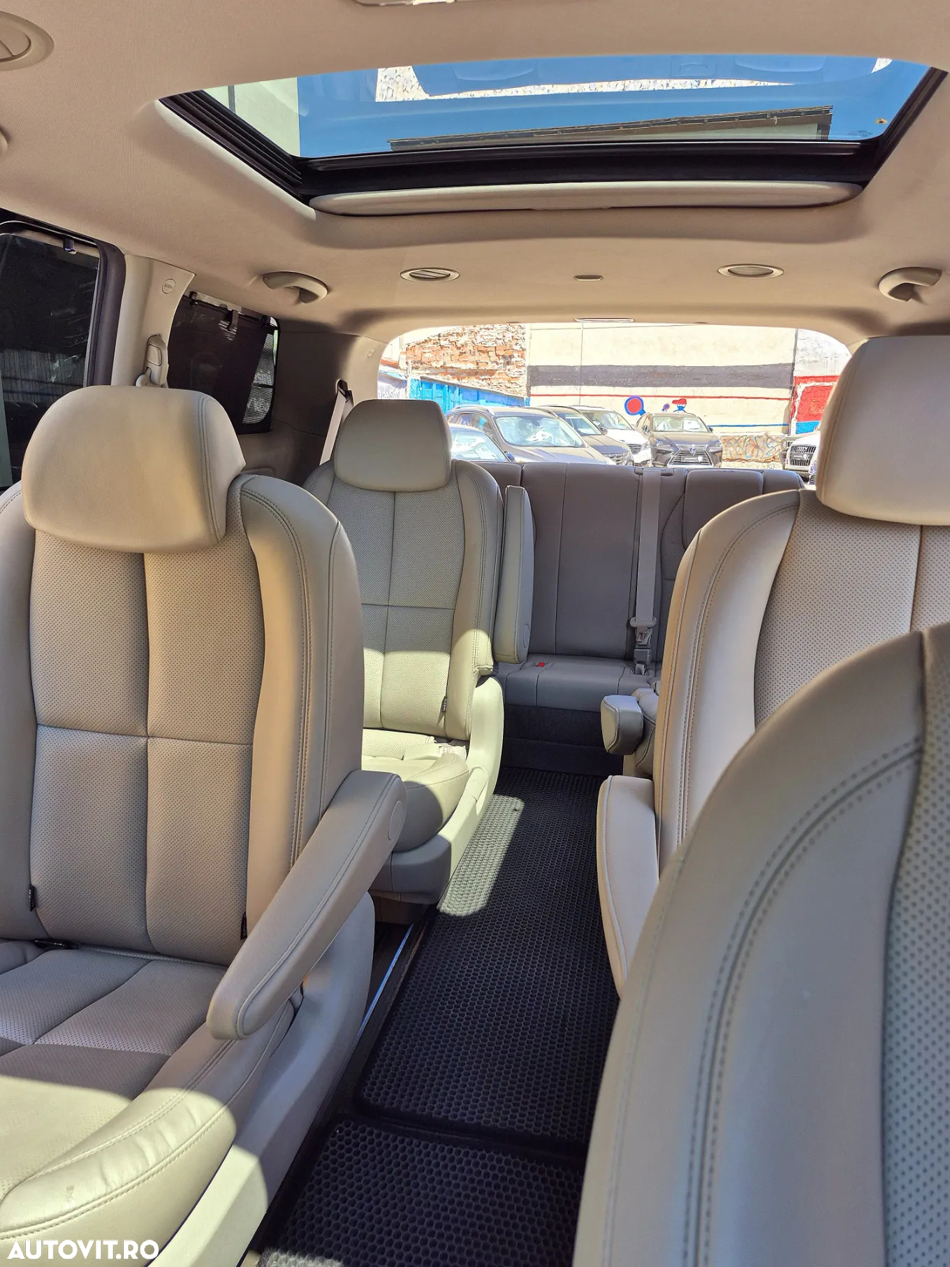 Kia Carnival - 9