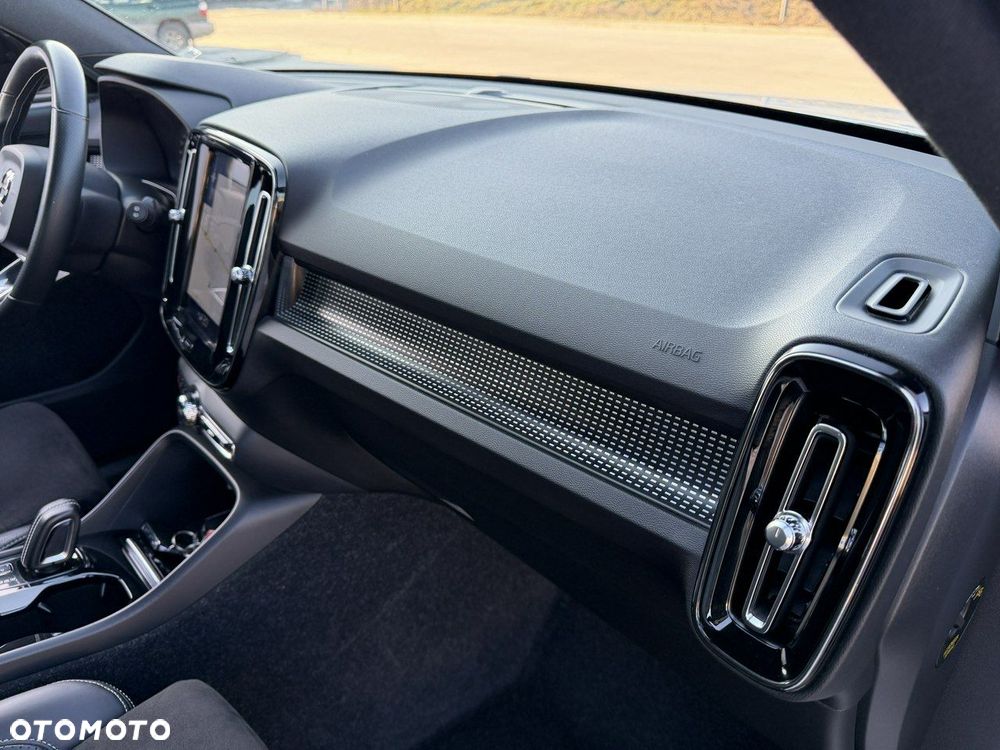 Volvo XC 40 D4 SCR AWD R-Design - 33