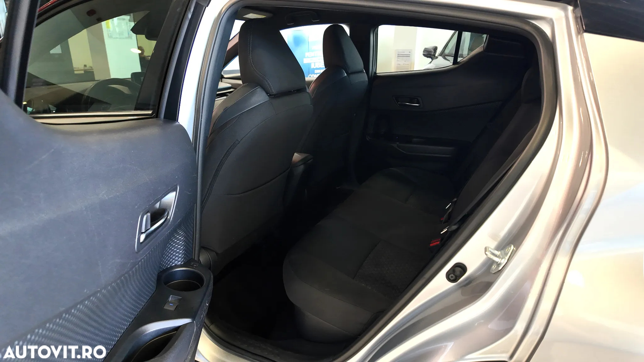 Toyota C-HR 1.8 HSD 122 CP 4x2 CVT C-ult Style bi-tone - 28