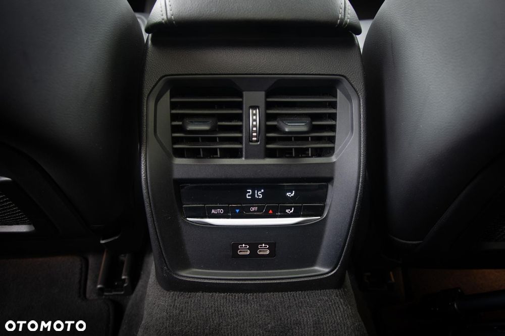 BMW Seria 3 320d xDrive Luxury Line - 32