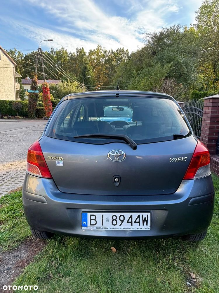 Toyota Yaris - 4