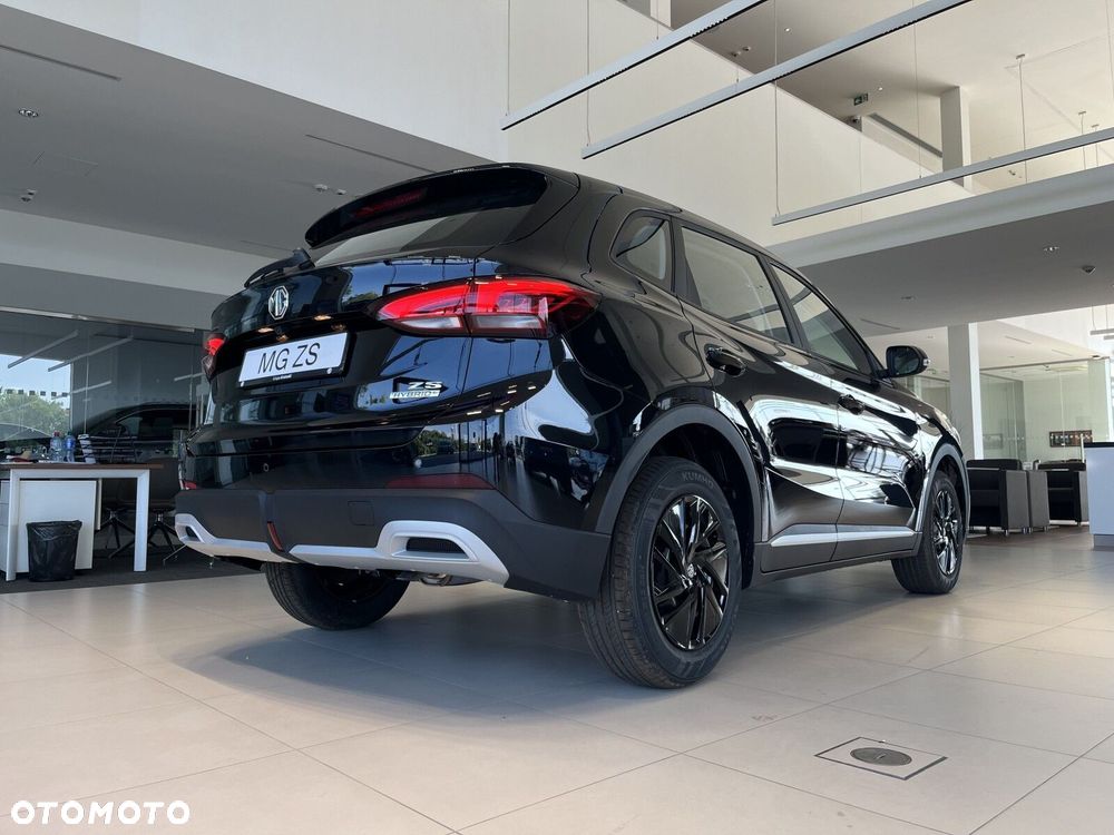 MG ZS Hybrid+ - 26