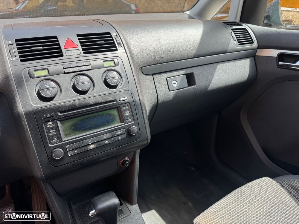 VW Touran 1.9 TDi Highline 7L DSG - 9