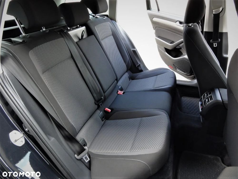 Volkswagen Passat Variant 2.0 TDI SCR Trendline - 31