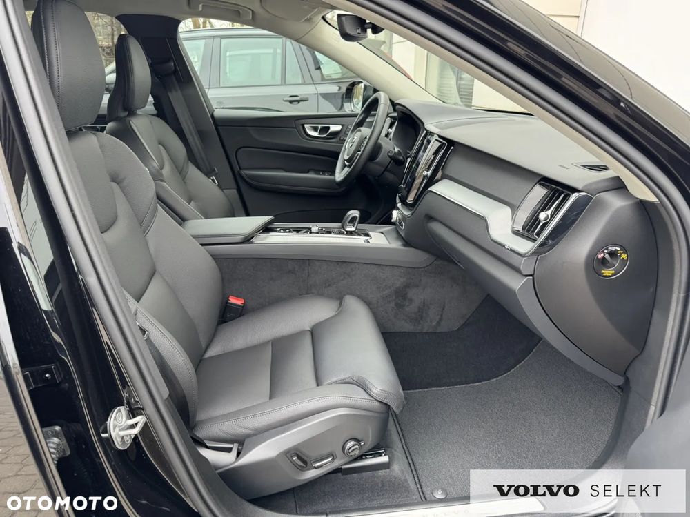 Volvo XC 60 B5 B AWD Plus Dark - 18