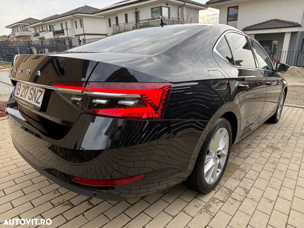 Skoda Superb 2.0 TDI DSG Ambition - 19
