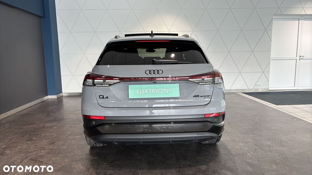 Audi Q4 e-tron - 5