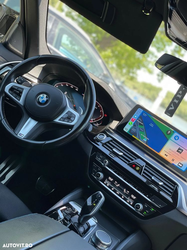 BMW Seria 5 530d xDrive AT MHEV - 12